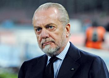 رئيس نابولي يعترف بمفاوضاته مع صفقة برشلونة