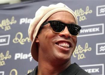 برشلونة يرد بصفة رسمية ويوضح موقفه من قرار رونالدينيو