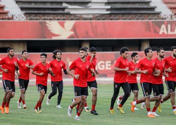 طبيب الأهلي الفحص الطبي يحدد مدة غياب مدافع الفريق