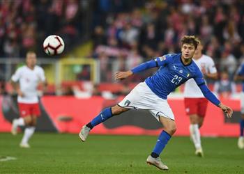 موهبة كالياري يرد على أنباء اهتمام ليفربول بالتعاقد معه