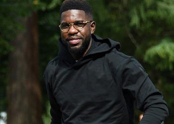 آس برشلونة يحسم مصير جراحة أومتيتي