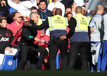 مورينيو عن شجاره مع مساعد ساري لست منزعج ا من شيء