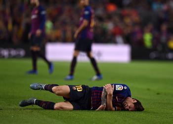 رسميا برشلونة يعلن مدة غياب ميسي بعد اصابته امام اشبيلية