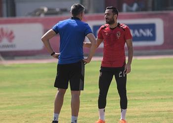 طبيب الأهلي يكشف تطورات إصابة علي معلول