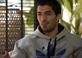 سواريز يكشف عن أسوأ موقف في مسيرته ويؤكد محظوظ بميسي