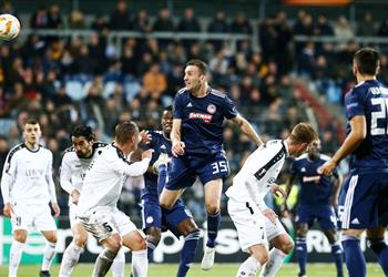 أولمبياكوس يتخطى دوديلانج بثنائية في غياب احمد حسن كوكا