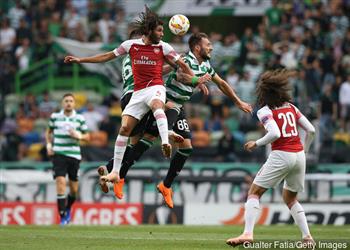 جماهير أرسنال تنتقد النني لم يقدم شيئا مع الفريق ولا يستحق عقدا جديدا