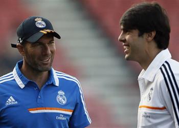 كاكا تدريب ميلان السير على طريق زيدان هو الأفضل