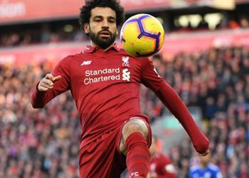 فيديو لاعب كارديف سيتي يطلب قميص محمد صلاح بعد المباراة