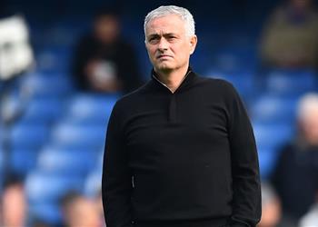 تقارير مدربان إيطاليان على رادار مانشستر يونايتد لخلافة مورينيو