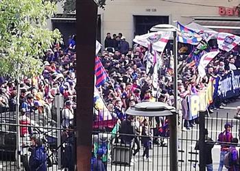 مواجهات عنيفة بين جمهور برشلونة والشرطة قبل الكلاسيكو