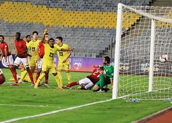 خبير تحكيمي الأهلي استحق طردين وركلة جزاء أمام الوصل