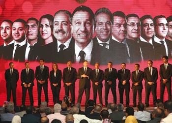 الأهلي يعلن موافقة الأمن على حضور 60 ألف مشجع في مباراة الترجي ويفتح تحقيق ا مع فريق اليد