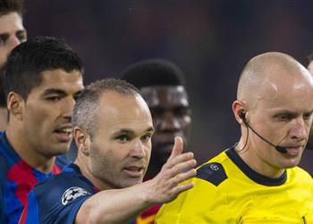 ذكريات سيئة لبرشلونة مع حكم مواجهة إنتر ميلان