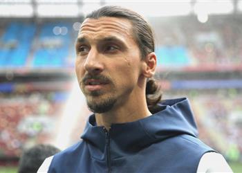 إبراهيموفيتش الدوري الإنجليزي م بالغ فيه ووضعت من انتقدني على كرسي متحرك