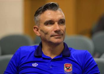 كارتيرون يتخلف عن بعثة الأهلي المتجهة لتونس تعرف على السبب