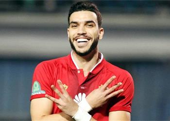 أزارو يتلقى خبر ا سعيد ا بعد حرمانه من مباراة الأهلي والترجي في نهائي دوري الأبطال