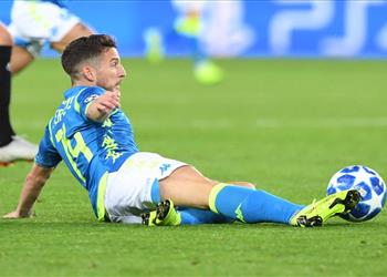 طبيب نابولي يكشف حجم إصابة ميرتينز أمام باريس سان جيرمان