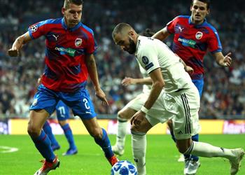 ريال مدريد ي صمم قميص خاص لبنزيما أمام فيكتوريا بلزن