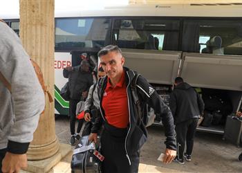 كارتيرون يحاضر لاعبي الأهلي قبل مواجهة الترجي بـ الفيديو