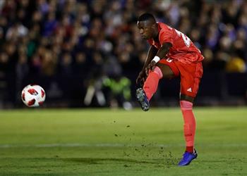 إذاعة إسبانية تفجر مفاجأة عن فينيسيوس وبرشلونة قبل انتقاله لريال مدريد