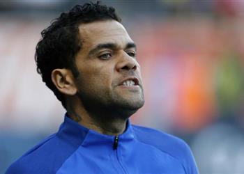 داني ألفيس يكشف سبب علاقته السيئة بمورينيو