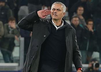 لاعب مانشستر سيتي يشيد بجوزيه مورينيو قبل الديربي