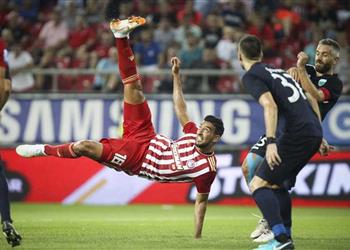 أولمبياكوس يخطف تعادلا قاتلا أمام باناثانيكوس وكوكا يخرج مصابا