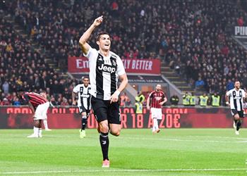 كريستيانو رونالدو سعيد بالفوز على سان سيرو وهيجواين لا يستحق الطرد