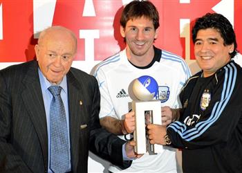 مارادونا عودة ميسي للأرجنتين ضرورية ولم اتحدث عنه بسوء