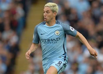 سمير نصري يتخذ خطوة للانتقال إلى وست هام