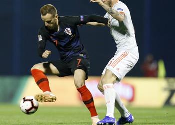 راكيتيتش يعود لبرشلونة بسبب الإصابة