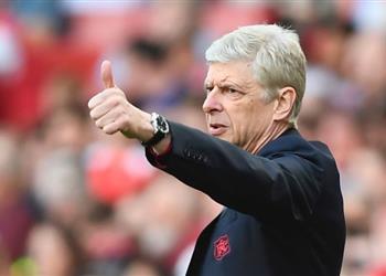 فينجر يحث باريس سان جيرمان على ضم لاعب آرسنال