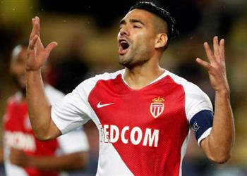 فالكاو يعرض نفسه على ريال مدريد