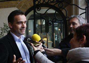 أوفرمارس الحفاظ على دي يونج ودي ليخت مهمة مستحيلة