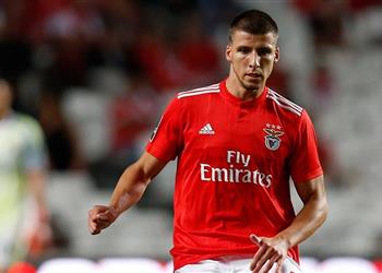 يوفنتوس يراقب مدافع بنفيكا