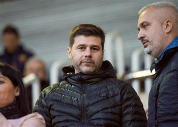 بوتشيتينو يحضر مباراة برشلونة لمتابعة أحد أهداف توتنهام