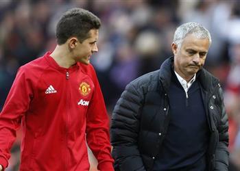 هيريرا يناقش مستقبله في مانشستر يونايتد مع مورينيو