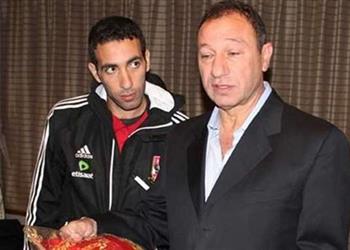 أبو تريكة يدعم الخطيب في مرضه