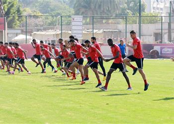 الغائبون عن الأهلي أمام الوصل تأهيل معلول وفتحي في الجيم وتدريبات مائية لـ محمد نجيب