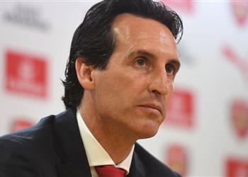 آرسنال ينافس برشلونة لضم مدافع ليفربول في الصيف المقبل