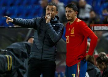 إنريكي يلفت نظر برشلونة لصفقة جديدة