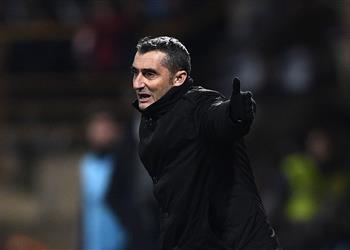 مفاجأة في تشكيل برشلونة لمواجهة أتليتكو مدريد بالدوري الإسباني
