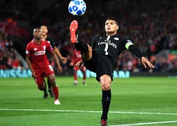 قائد سان جيرمان يحسم موقفه من عرضي مانشستر يونايتد وميلان