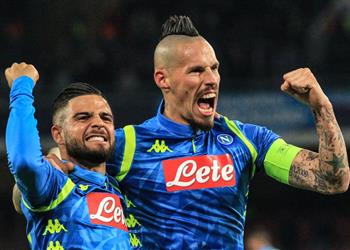 فيديو نابولي يقترب من دور الـ16 بثلاثية في شباك النجم الأحمر بدوري الأبطال