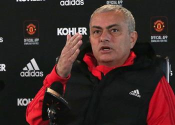مورينيو فيلايني ليس مارادونا ودي خيا سيبقى في مانشستر