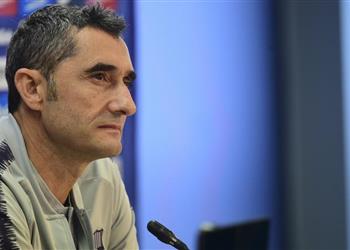 فالفيردي يوضح حالة لاعبي برشلونة المصابين وإمكانية ضم مدافع في يناير