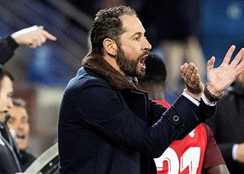 مدرب اشبيلية مودريتش لايستحق الكرة الذهبية وميسي أفضل من الجميع