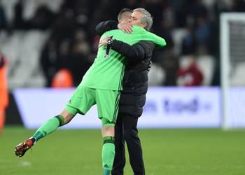 دي خيا يدافع عن مورينيو ويكشف هدف مانشستر يونايتد هذا الموسم