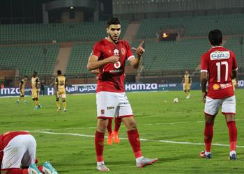 بطولات يكشف سبب استبعاد أزارو من مباراة الأهلي وطلائع الجيش